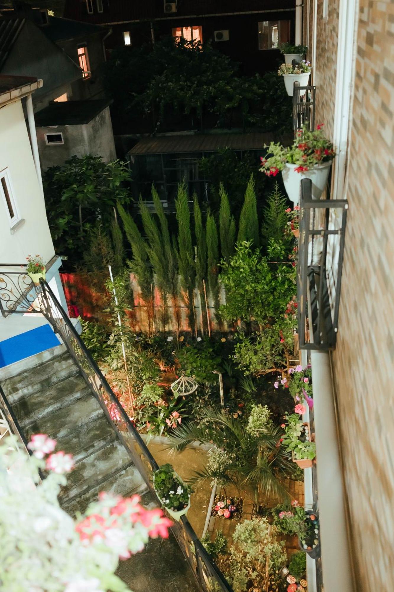 Guest House Ocean Force 바투미 외부 사진