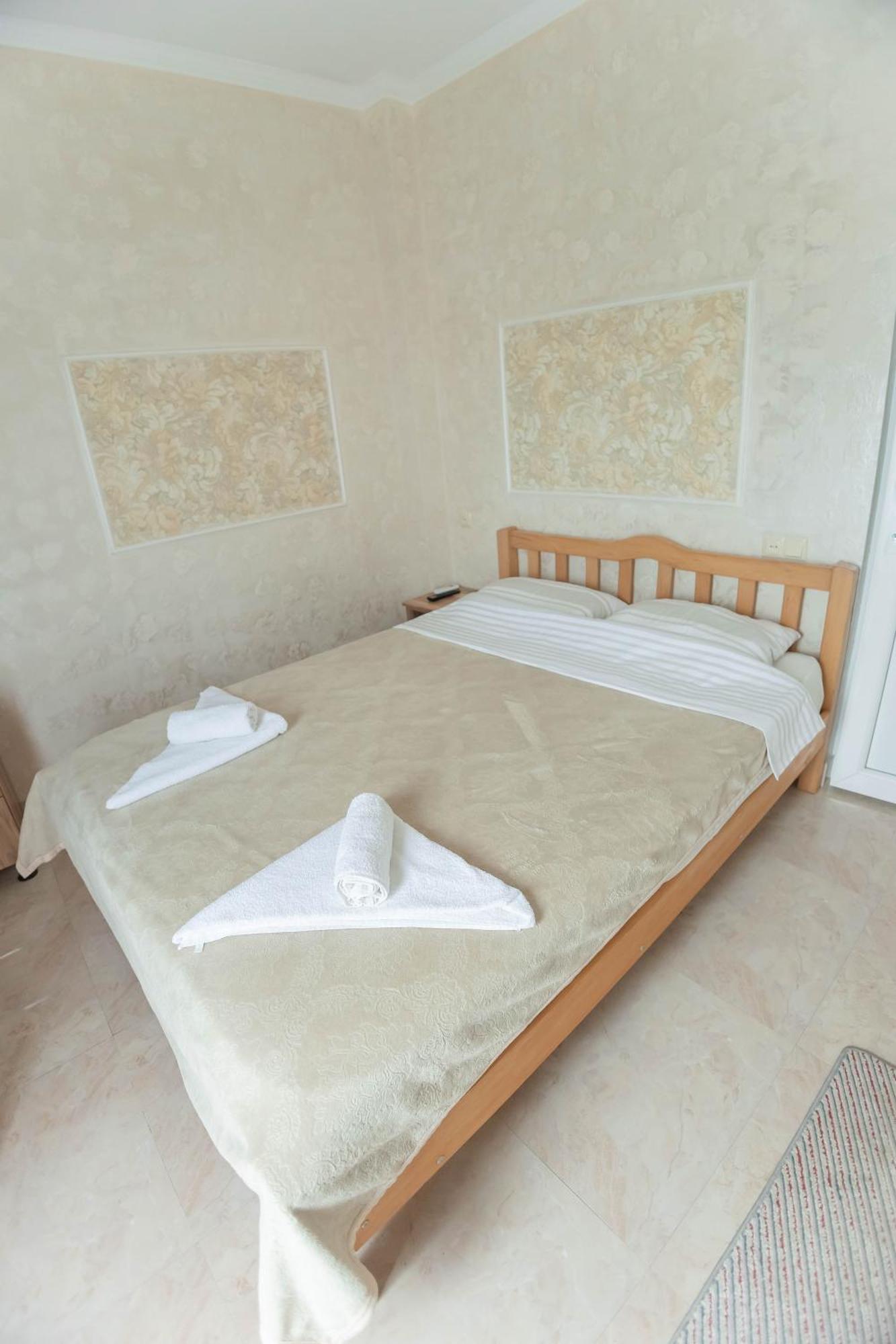 Guest House Ocean Force 바투미 외부 사진
